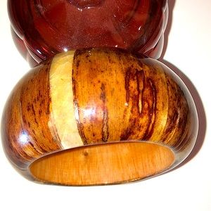 Vintage Beautiful wood and mother of pearl bangle-1970’s